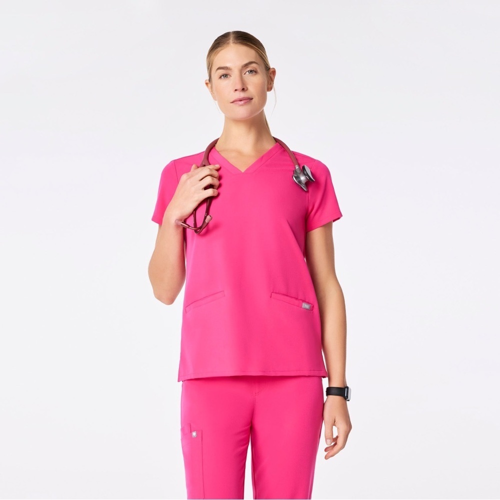 Figs Casma Three-Pocket Scrub Top™ | XXL | Shocking pink